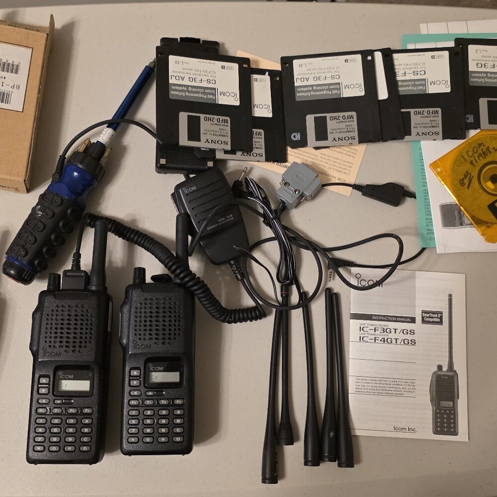 3 two way Vintage radios icom ic-F3-F4